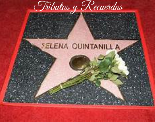 Imagen de la estrella de Selena Quintanilla en el Paseo de la Fama de Hollywood con el texto "Tributos y Recuerdos" sobrepuesta, simbolizando el reconocimiento póstumo a su legado. Esta imagen está enlazada a la página Historias de una Leyenda, donde se exploran los homenajes y recuerdos que celebran su vida y su impacto en la música y la cultura.