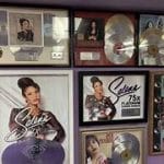 Premios por ventas en discos,expuesto en el museo de Selena Quintanilla